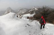 探索雪山深处的秘密：揭秘孔雀石——昆嵛的第一神物